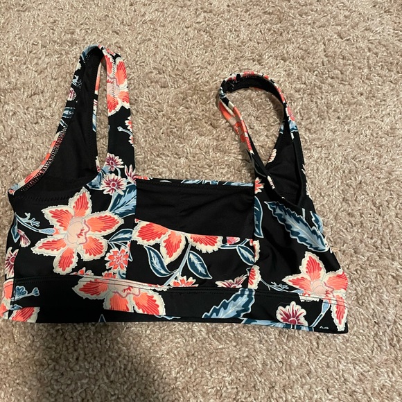 Swimsuit size medium - Picture 2 of 2